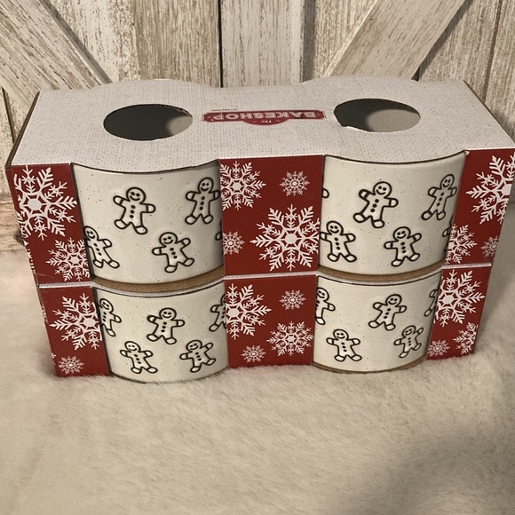 Bakeshop Set of Four Gingerbread Man Ramekins - Picture 2 of 5